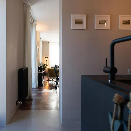 Al Castello - Pool - Direkte Seefront - 12 Gaeste - 4sz - 4 Baeder בית נופש