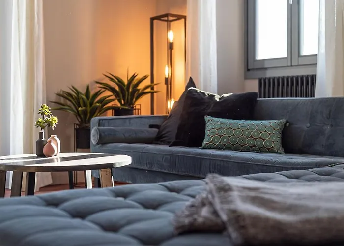 Дом отдыха Al Castello - Pool - Direkte Seefront - 12 Gaeste - 4sz - 4 Baeder Rezzonico