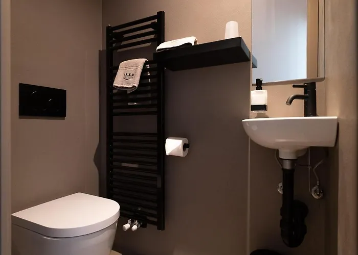 Дом отдыха Al Castello - Pool - Direkte Seefront - 12 Gaeste - 4sz - 4 Baeder