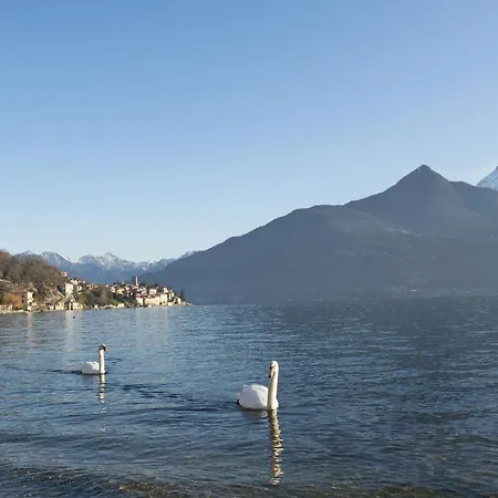 Al Castello - Pool - Direkte Seefront - 12 Gaeste - 4sz - 4 Baeder Vakantiehuis Rezzonico