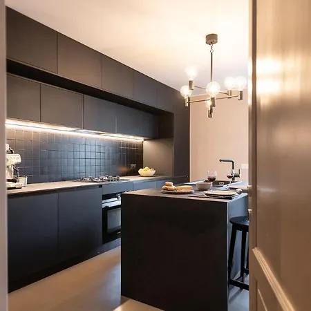 Vakantiehuis Al Castello - Pool - Direkte Seefront - 12 Gäste - 4sz - 4 Bäder Rezzonico