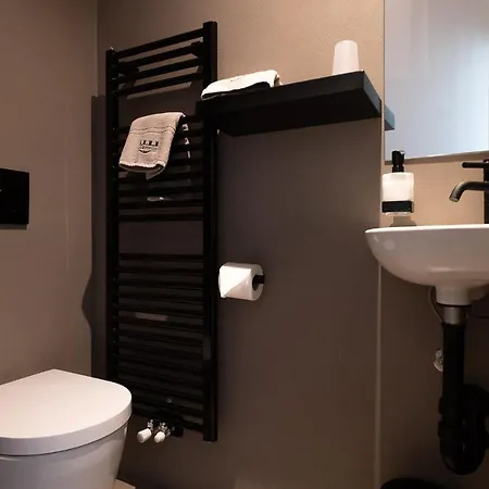 Vakantiehuis Al Castello - Pool - Direkte Seefront - 12 Gäste - 4sz - 4 Bäder